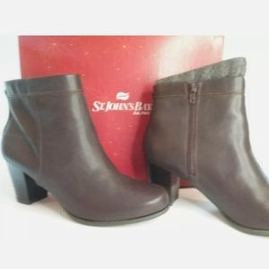 St. John's Bay Jackie Brown boots size 9